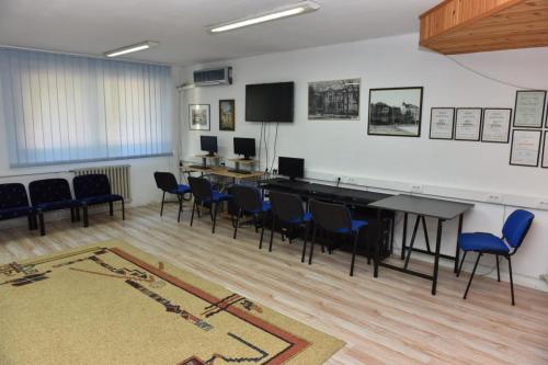 Internat-03-tv-sala-02